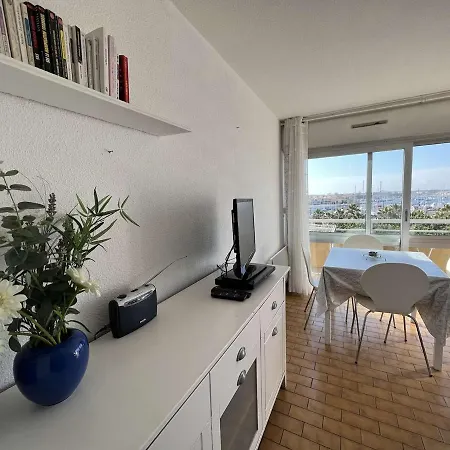 T2 Avec Ascenseur, Lave-linge, Parking Et Terrasse Proche - Fr-1-702-20