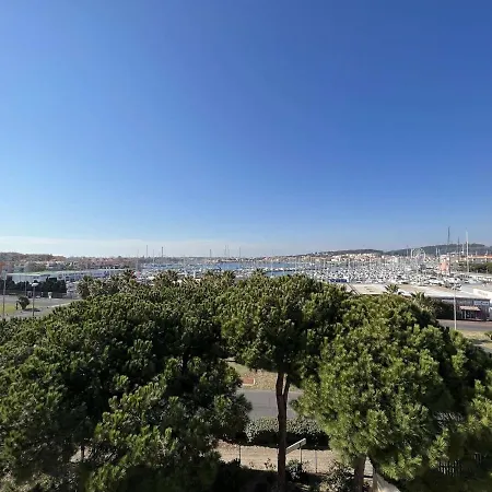 T2 Avec Ascenseur, Lave-linge, Parking Et Terrasse Proche - Fr-1-702-20 *